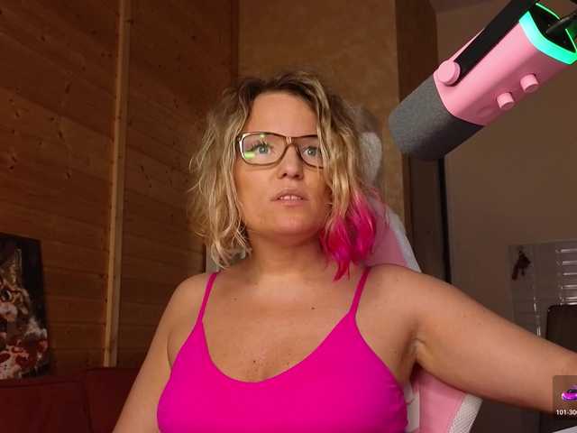 sweeteve050 live cam on BongaCams