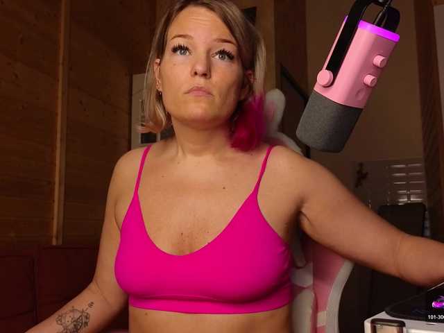 sweeteve050 live cam on BongaCams