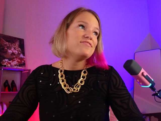 sweeteve050 live cam on BongaCams