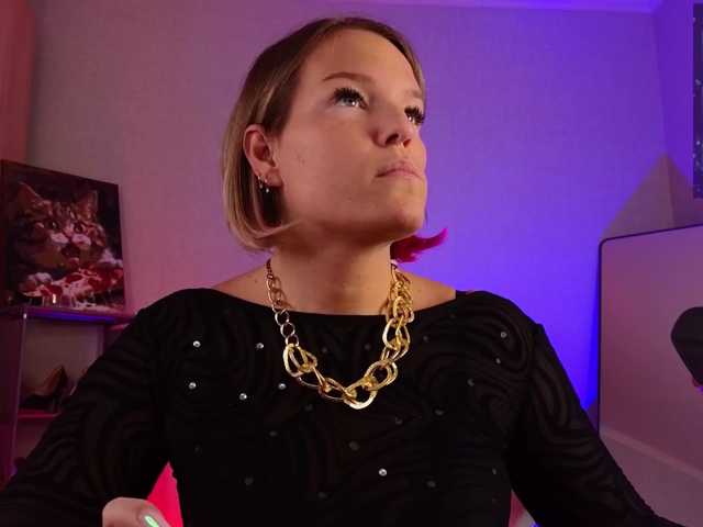 sweeteve050 live cam on BongaCams