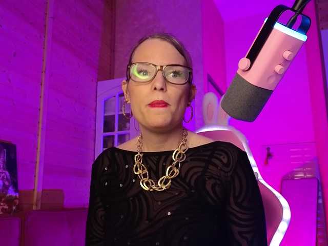sweeteve050 live cam on BongaCams