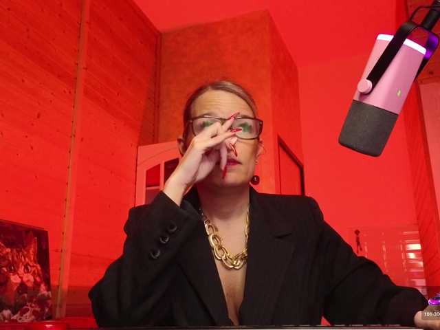 sweeteve050's BongaCams show and profile