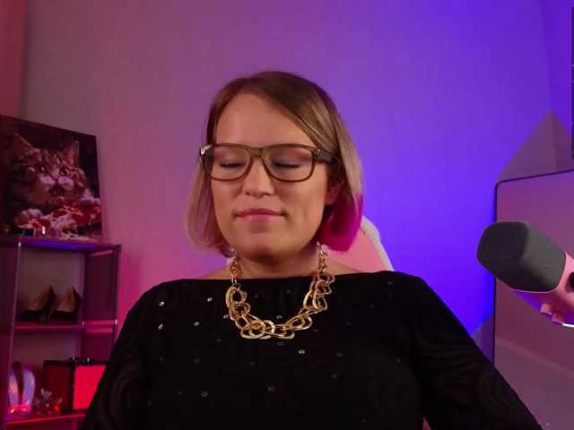 sweeteve050 live cam on BongaCams