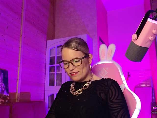 sweeteve050 live cam