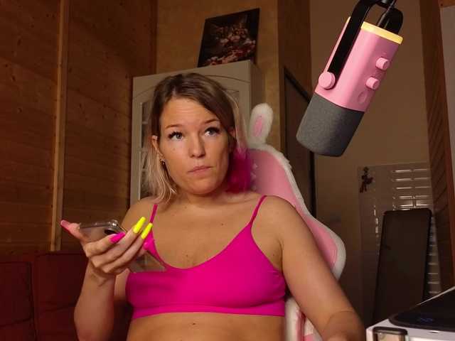 sweeteve050 live cam on BongaCams