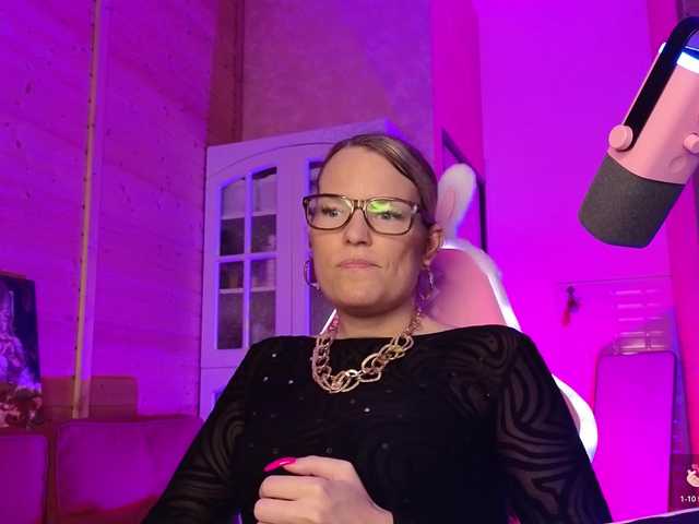 sweeteve050 live cam on BongaCams