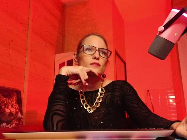 sweeteve050's BongaCams show and profile