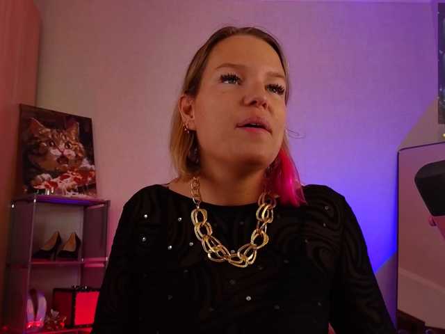 sweeteve050 live cam on BongaCams