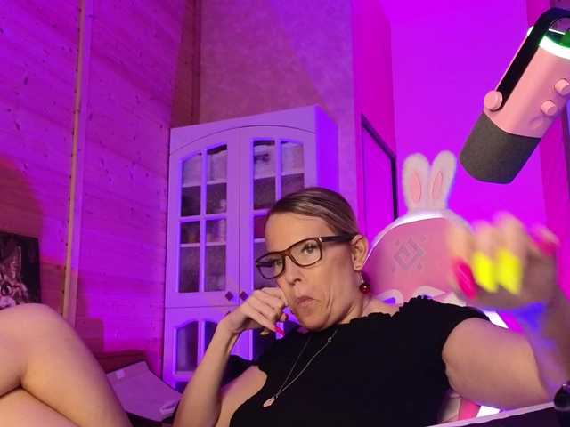 Findom_Lady_Shine