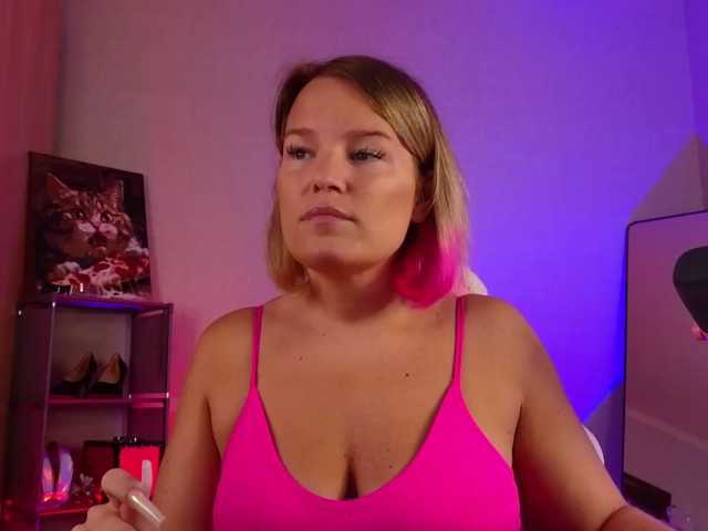 sweeteve050 live cam on BongaCams