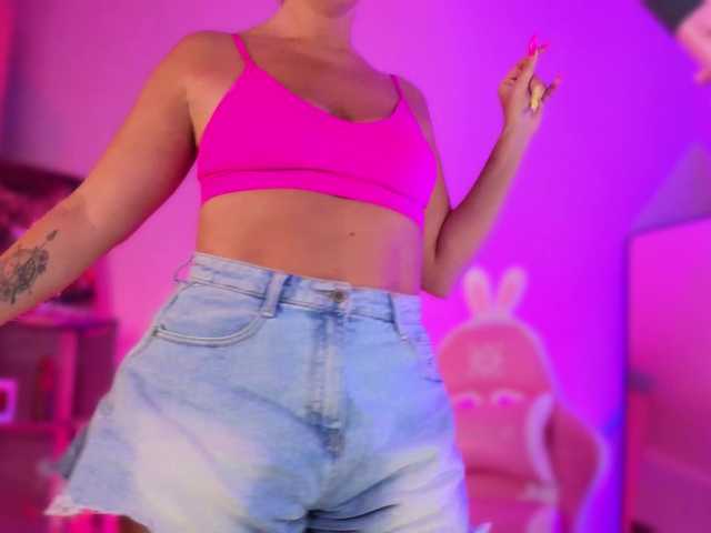 sweeteve050 live cam on BongaCams