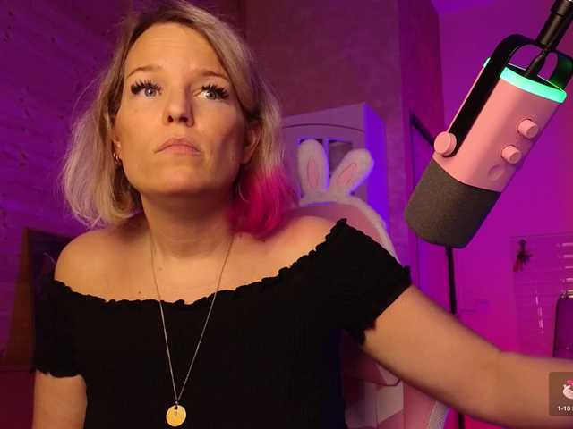 sweeteve050 live cam on BongaCams