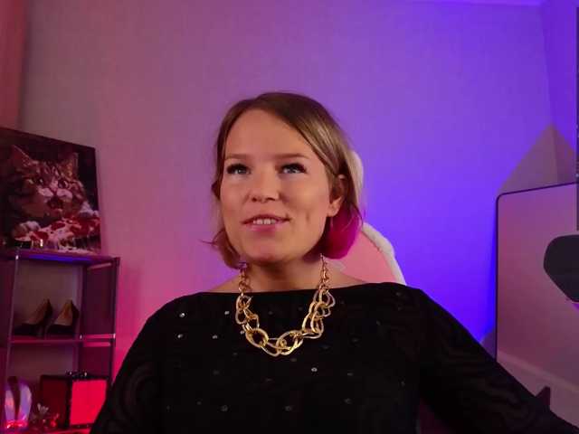 sweeteve050 live cam on BongaCams