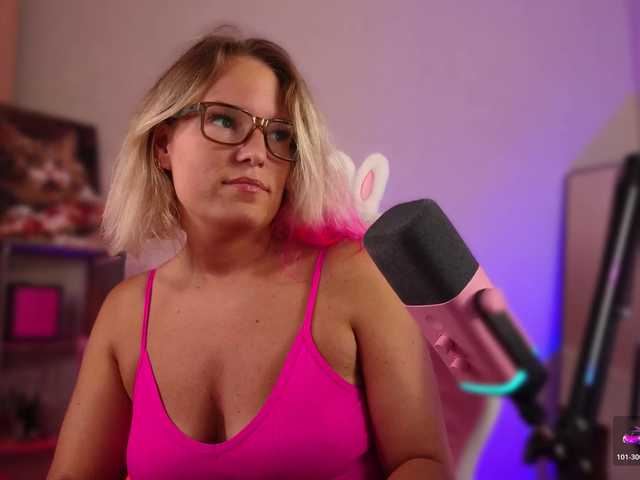 sweeteve050 live cam on BongaCams