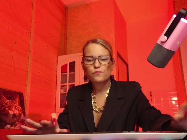 sweeteve050's BongaCams show and profile