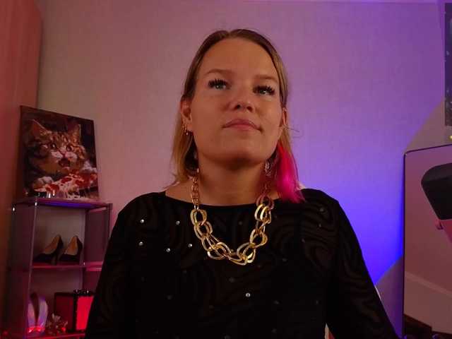 sweeteve050 live cam on BongaCams