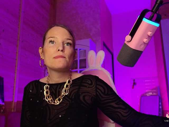 sweeteve050 live cam on BongaCams