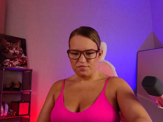 sweeteve050 live cam on BongaCams