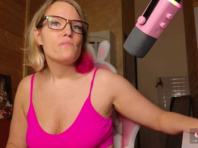 sweeteve050 live cam on BongaCams