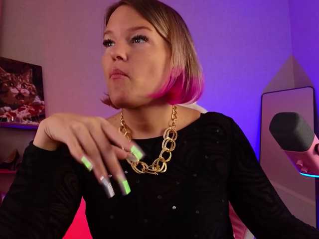 sweeteve050 live cam on BongaCams