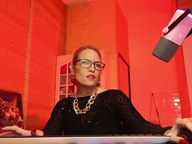 sweeteve050's BongaCams show and profile