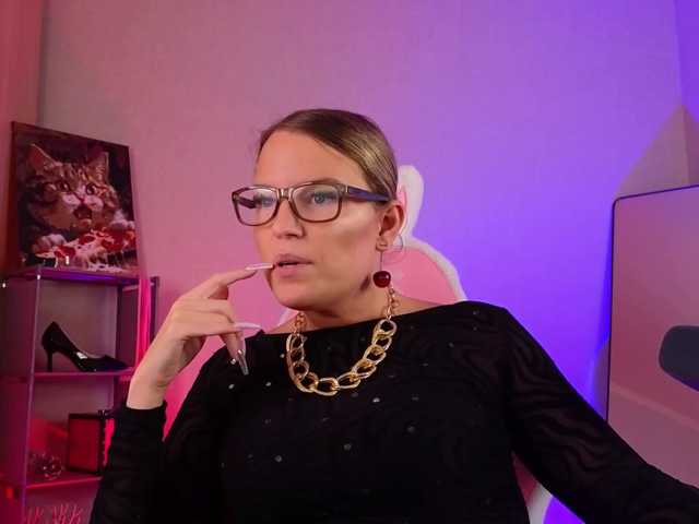 sweeteve050 live cam on BongaCams