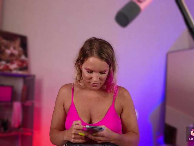sweeteve050 live cam on BongaCams