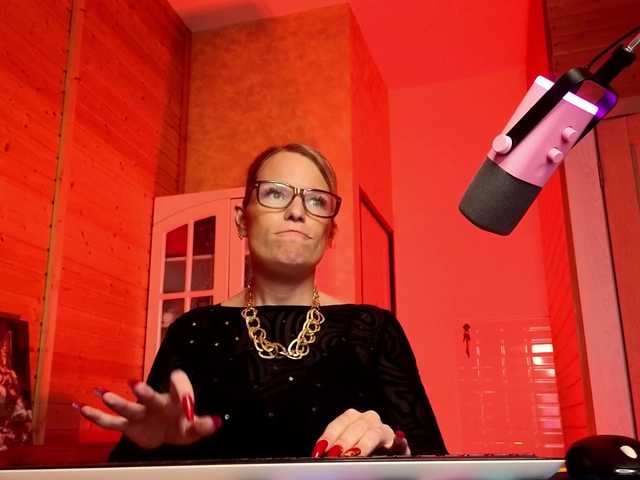 sweeteve050's BongaCams show and profile