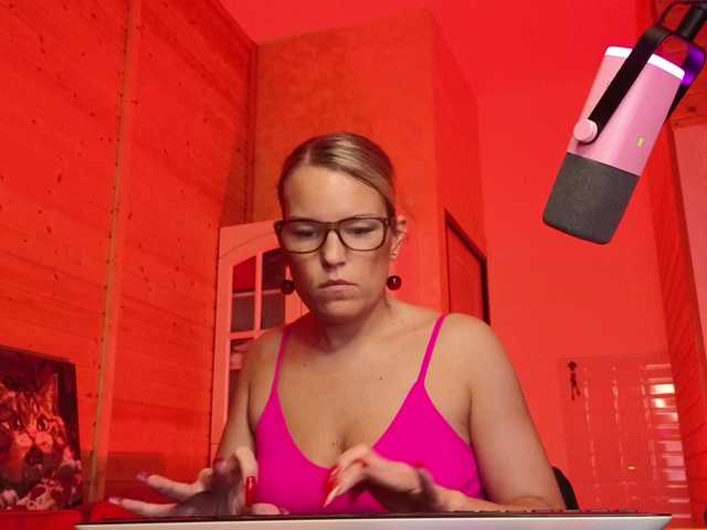 sweeteve050's BongaCams show and profile
