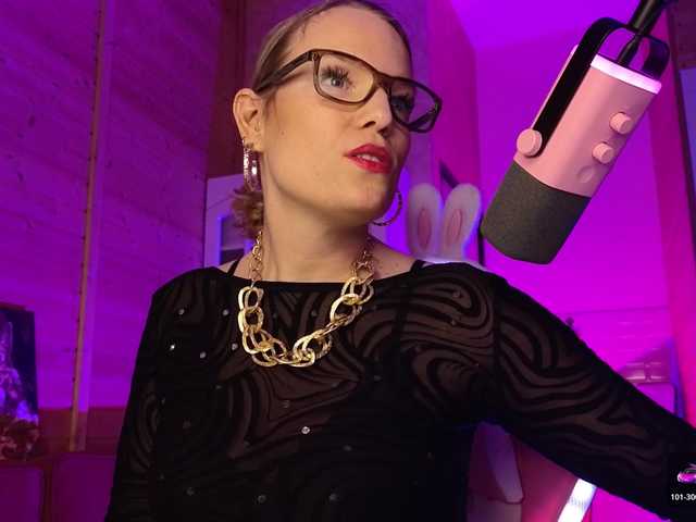 sweeteve050 live cam on BongaCams