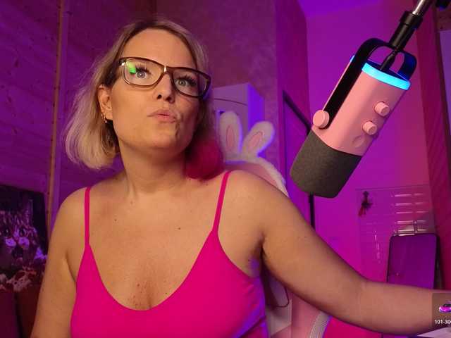 sweeteve050 live cam on BongaCams