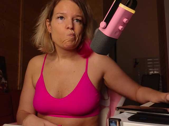 sweeteve050 live cam on BongaCams