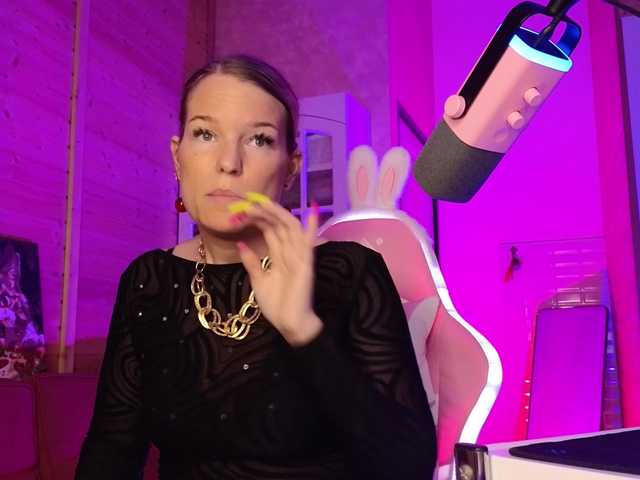 sweeteve050 live cam on BongaCams