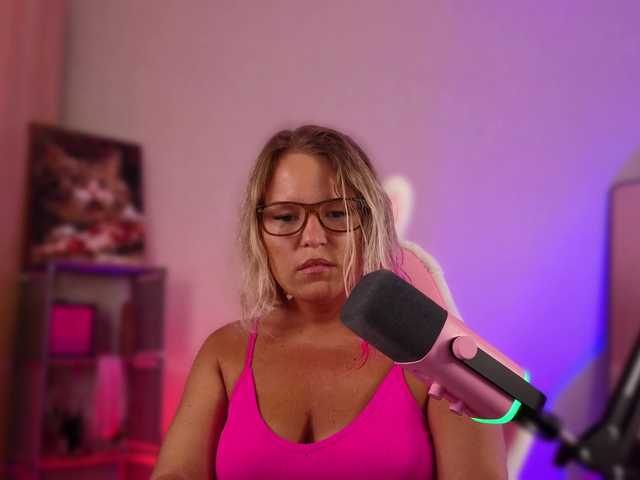 sweeteve050 live cam on BongaCams