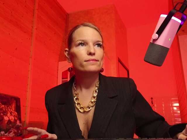 sweeteve050's BongaCams show and profile