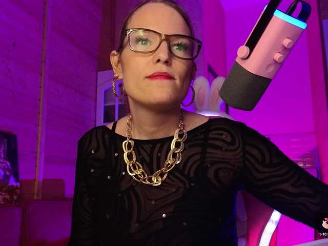 sweeteve050 live cam on BongaCams