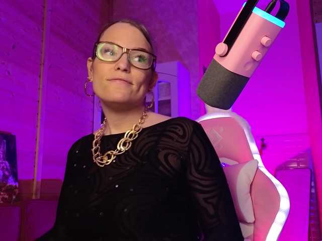 sweeteve050 live cam on BongaCams