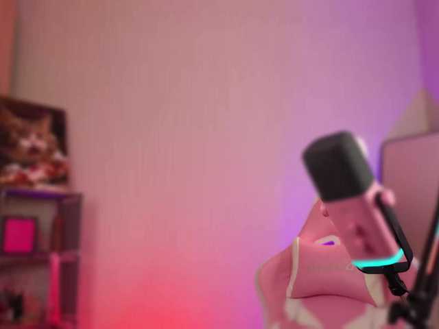 sweeteve050 live cam on BongaCams