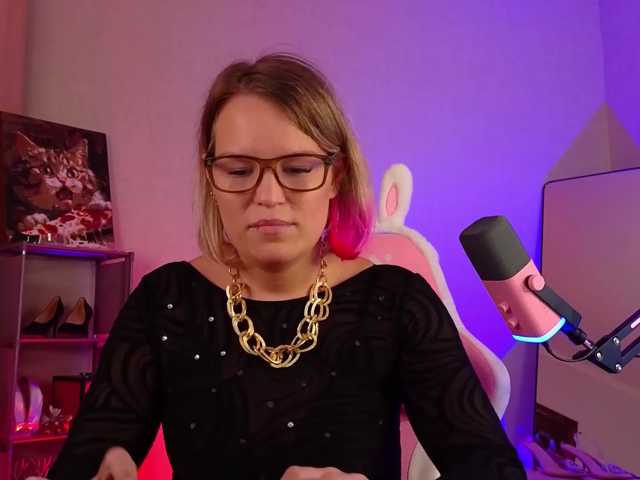sweeteve050 live cam on BongaCams