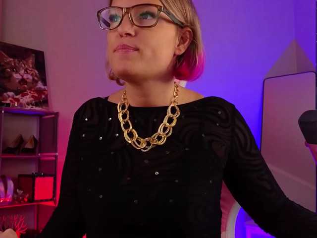 sweeteve050 live cam on BongaCams