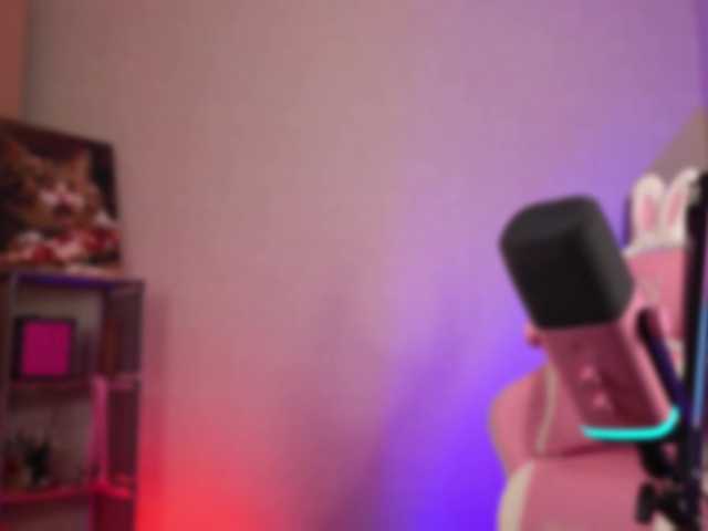 sweeteve050 live cam on BongaCams