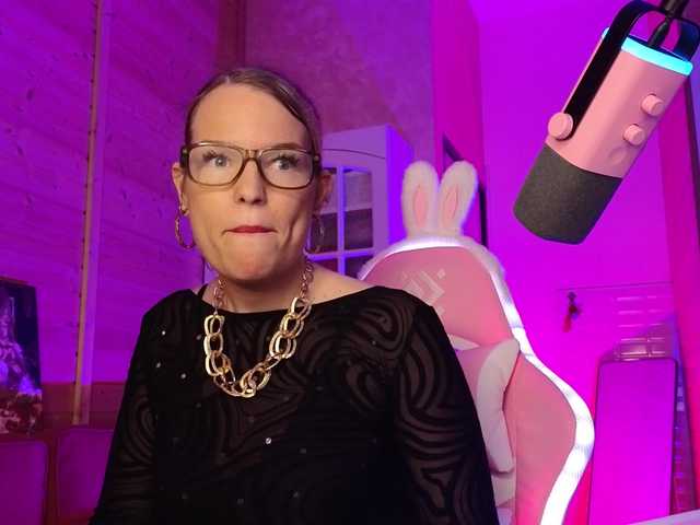 sweeteve050 live cam on BongaCams