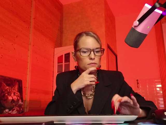 sweeteve050's BongaCams show and profile