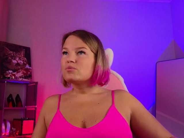 Lady_Shine live cam on BongaCams