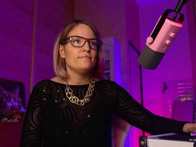 sweeteve050 live cam on BongaCams