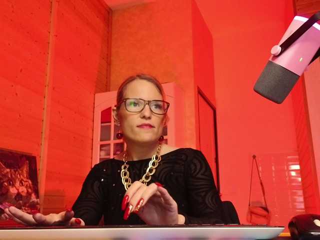 sweeteve050's BongaCams show and profile