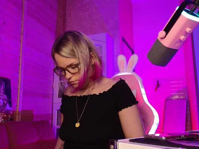 sweeteve050 live show