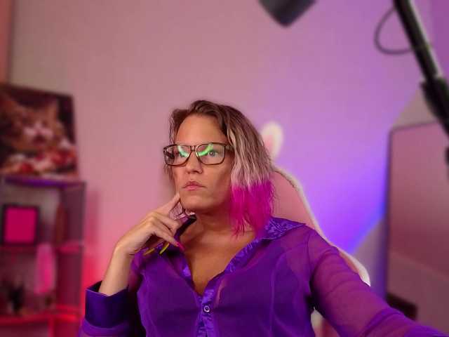 sweeteve050 live cam on BongaCams