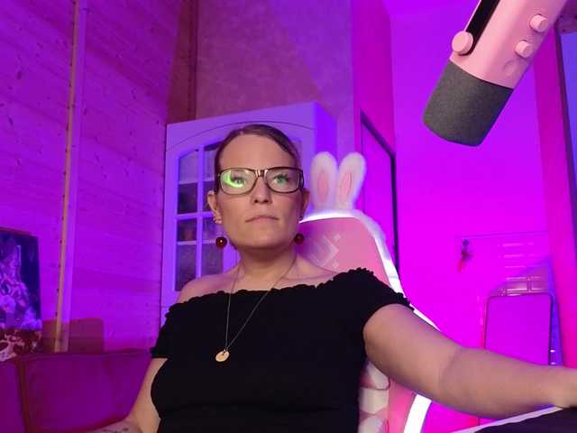sweeteve050 live cam on BongaCams