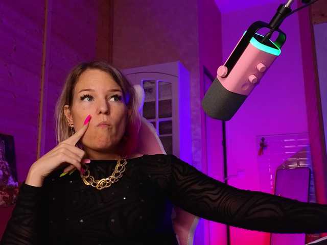 sweeteve050 live cam on BongaCams